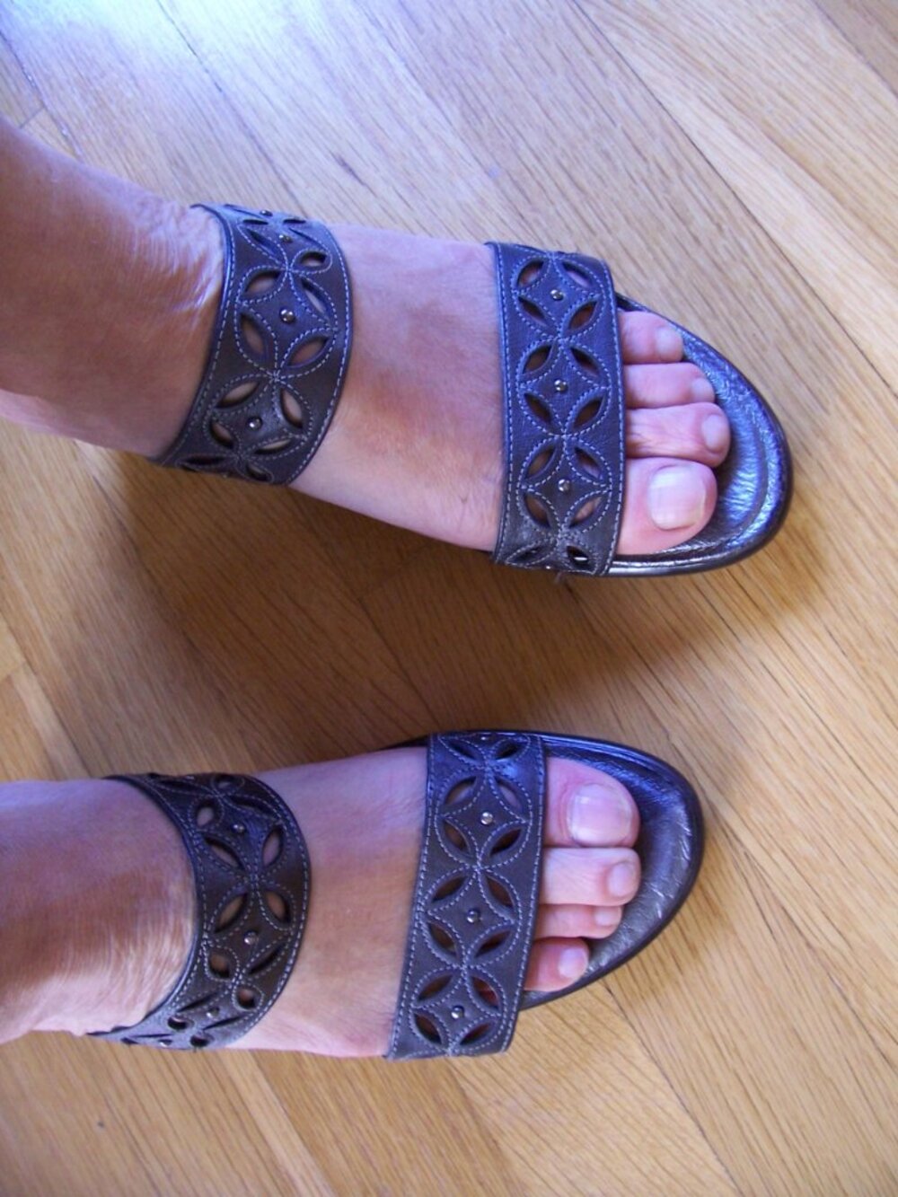 Naot Women's Metalalic Gray with Decorative Cutouts and Metallic Beads Size 8